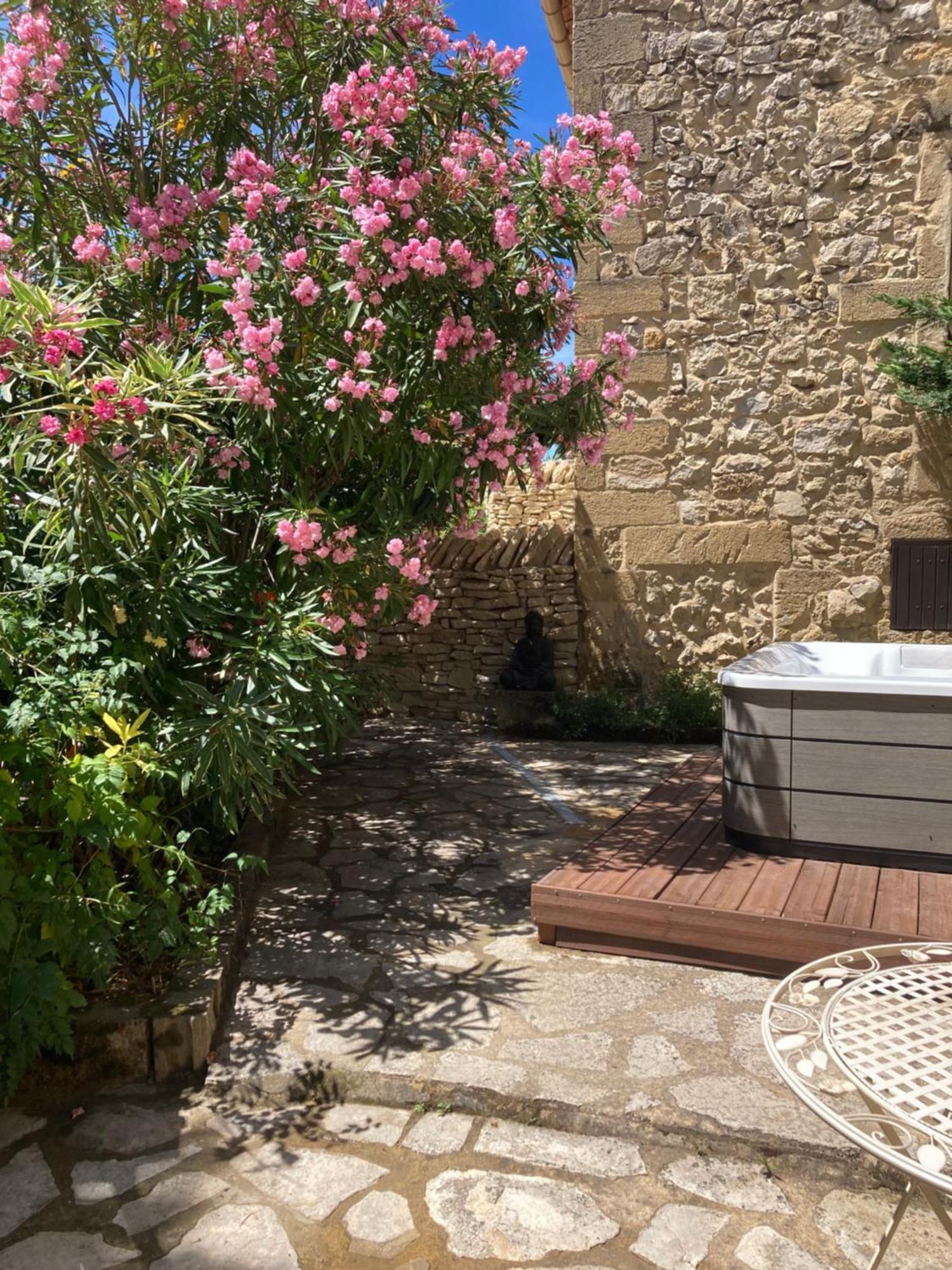Le Studio D Aurelie Avec Spa Ete En Pleine Campagne Et Proche De Toute Commodite โรกมอเร ภายนอก รูปภาพ